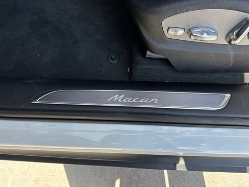 Used 2026 Porsche Macan AWD/4WD image 23