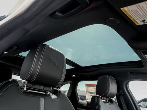 Used 2025 Jaguar F-PACE R-Dynamic S image 22