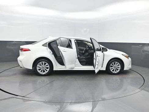 Used 2024 Toyota Corolla LE w/ LE Convenience Package image 10