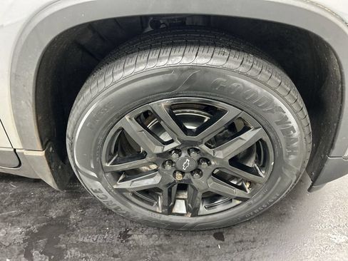 Used 2020 Chevrolet Traverse LS w/ LPO, Black Accent Package AWD/4WD image 8