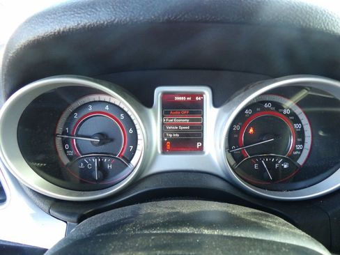 Used 2020 Dodge Journey SE w/ SE Popular Equipment Group image 17