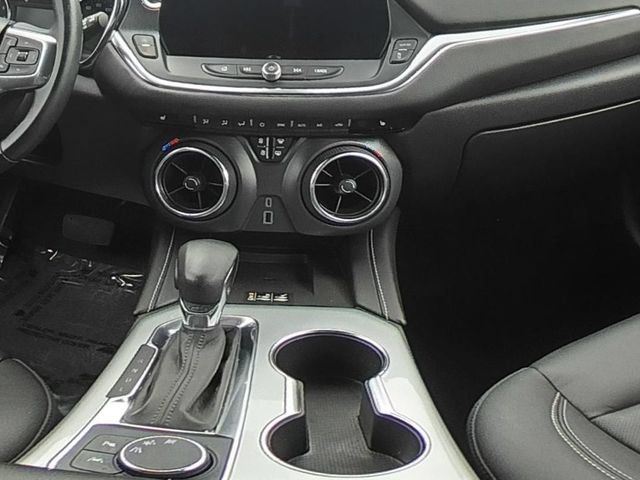 Used 2024 Chevrolet Blazer LT w/ Sound & Technology Package FWD image 25
