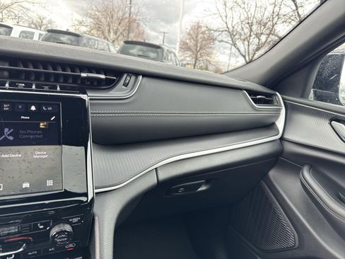 New 2025 Jeep Grand Cherokee L Altitude image 22