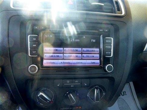 Used 2014 Volkswagen Jetta SE image 10