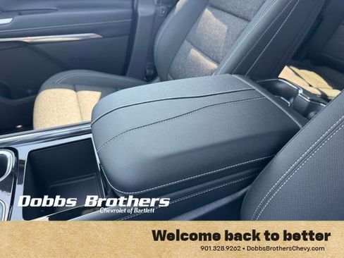 New 2026 Chevrolet Traverse LT w/ Sun and Wheel Package FWD image 17