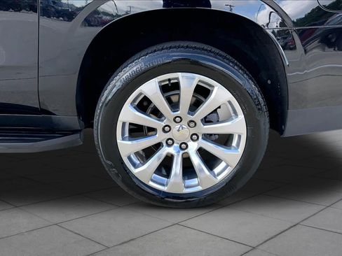 Used 2021 Chevrolet Suburban Premier w/ Texas Edition RWD image 11