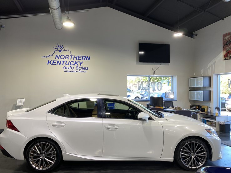 Used 2015 Lexus IS 250 w/ Navigation System Package RWD image 4