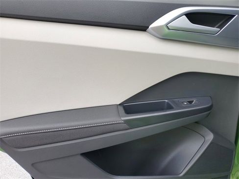 New 2025 Volkswagen Taos SE image 12