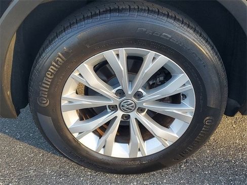 Used 2018 Volkswagen Tiguan SE image 5