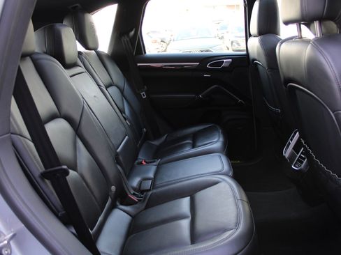 Used 2017 Porsche Cayenne S image 23