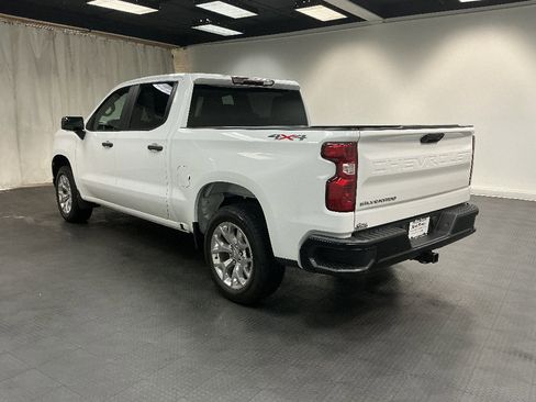 Used 2022 Chevrolet Silverado 1500 W/T w/ WT Value Package image 3