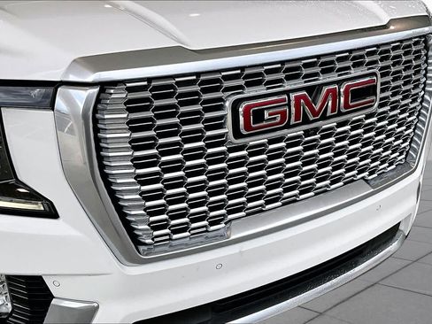 Used 2022 GMC Yukon XL Denali RWD image 29