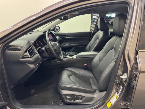 Used 2024 Toyota Camry XSE FWD image 14