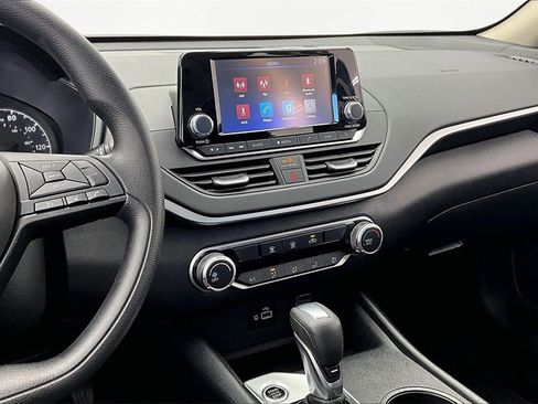 Used 2024 Nissan Altima 2.5 S image 6