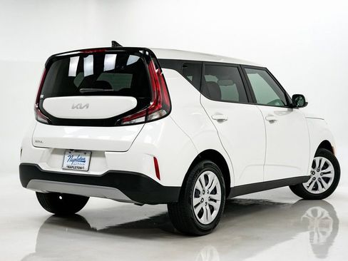 Used 2023 Kia Soul LX image 29