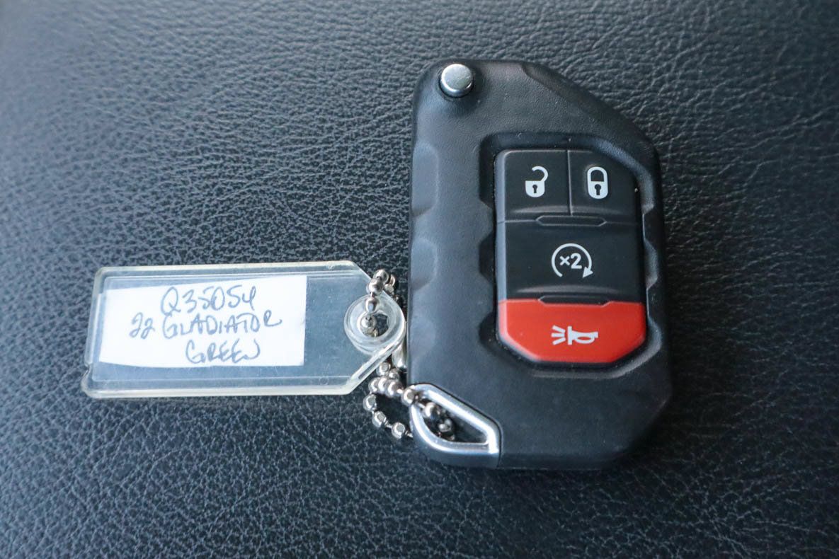 Used 2022 Jeep Gladiator Sport AWD/4WD image 33