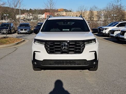 New 2025 Honda Pilot Sport image 2