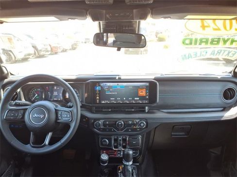 Used 2024 Jeep Wrangler Unlimited Rubicon 4xe image 14