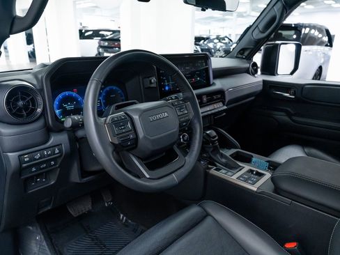 Used 2024 Toyota Land Cruiser image 21