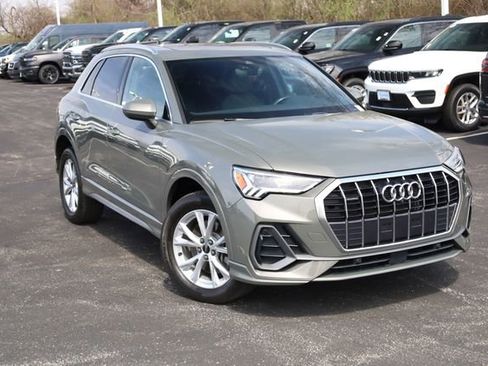 Used 2023 Audi Q3 2.0T Premium Plus w/ Premium Plus Package AWD/4WD image 2