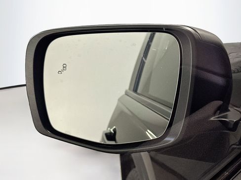 Used 2025 Honda Pilot Sport image 16