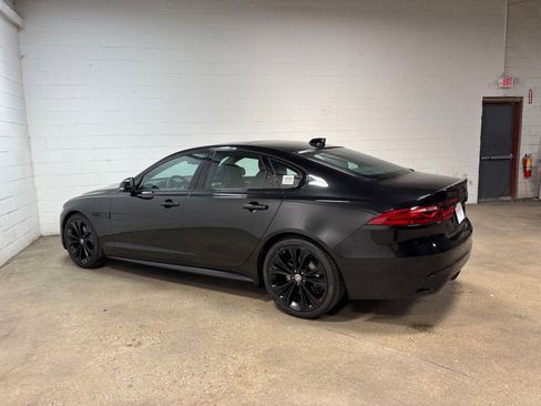 Used 2024 Jaguar XF R-Dynamic SE AWD/4WD image 10