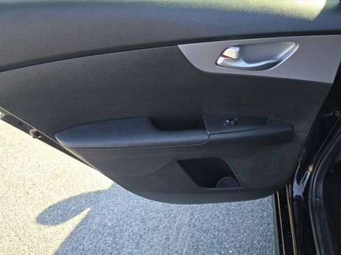 Used 2023 Kia Forte LXS image 23