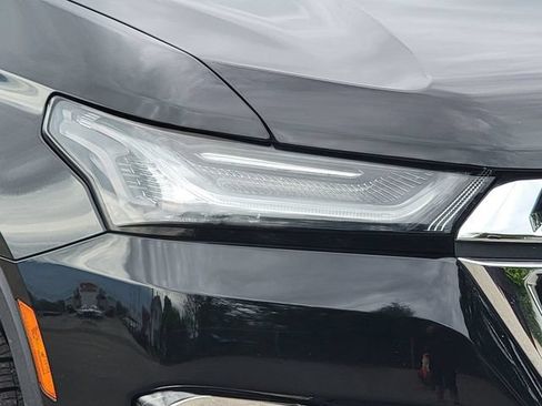 Used 2023 Chevrolet Traverse LT w/ LPO, Floor Liner Package FWD image 16