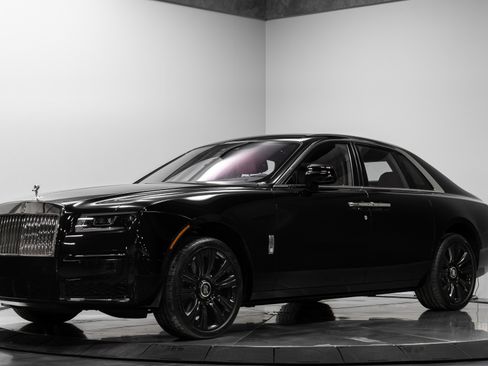 Used 2022 Rolls-Royce Ghost image 3