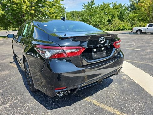 Used 2023 Toyota Camry XSE FWD image 3