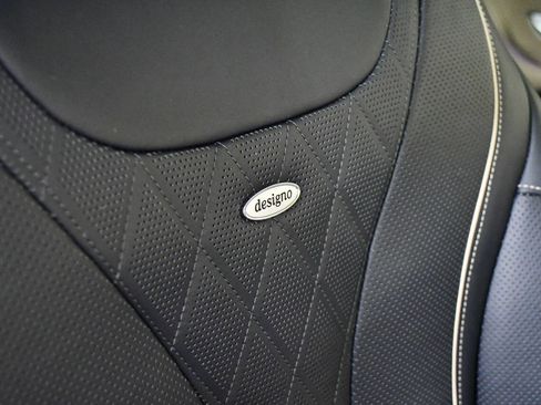 Used 2016 Mercedes-Benz S 550 Sedan image 17