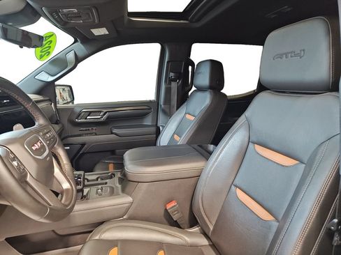 Used 2024 GMC Sierra 1500 AT4 w/ Technology Package AWD/4WD image 9