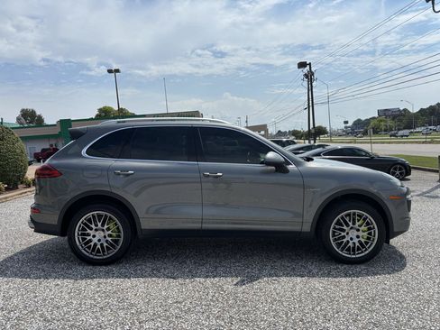 Used 2018 Porsche Cayenne S w/ Premium Package Plus AWD/4WD image 8
