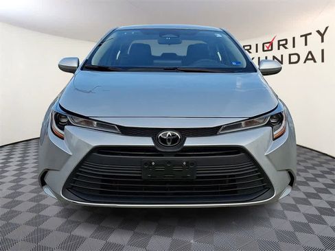 Used 2023 Toyota Corolla LE w/ Carpet Mat Package (TMS) image 2