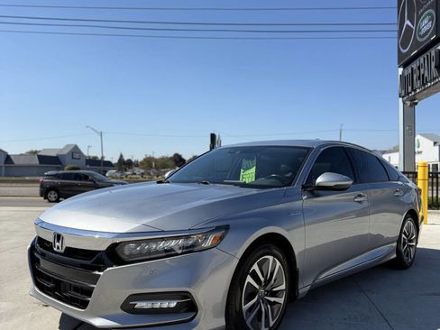Used 2020 Honda Accord Touring image 4