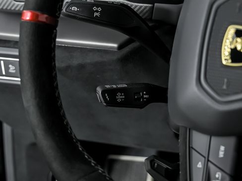 Used 2024 Lamborghini Urus Performante image 32