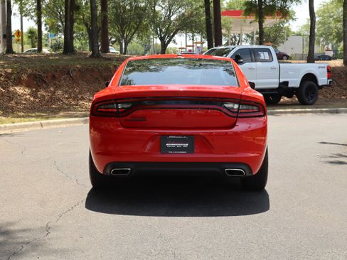 Used 2022 Dodge Charger SXT w/ Driver Convenience Group RWD image 8