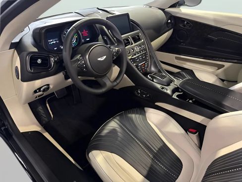 Used 2019 Aston Martin DB11 Volante RWD image 18