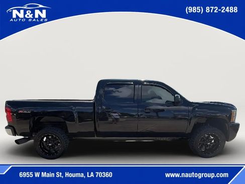 Used 2014 Chevrolet Silverado 2500 LTZ w/ LTZ Plus Package AWD/4WD image 6