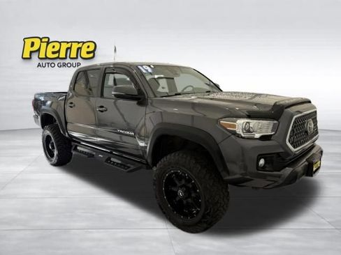Used 2019 Toyota Tacoma TRD Off-Road AWD/4WD image 7