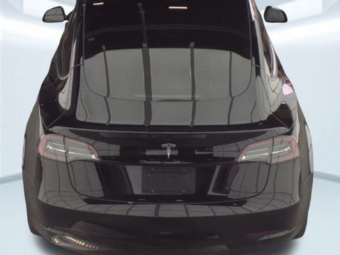 Used 2023 Tesla Model 3 Standard Range image 7