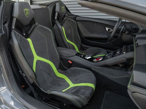 Used 2016 Lamborghini Huracan LP 610-4 image 4