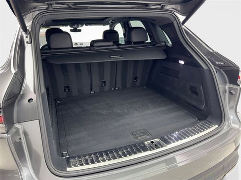 Used 2022 Porsche Cayenne image 79
