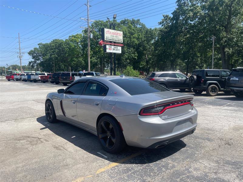 Used 2016 Dodge Charger SXT RWD image 7