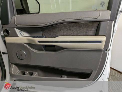 Used 2018 Ford Expedition Limited w/ Equipment Group 301A AWD/4WD image 55