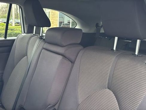 Used 2025 Toyota Highlander LE AWD/4WD image 29