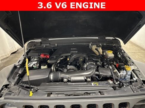 Used 2019 Jeep Wrangler Unlimited Sahara image 48