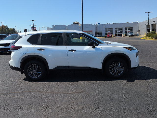 Used 2025 Nissan Rogue S FWD image 8