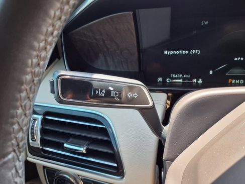 Used 2018 Lincoln Navigator Reserve w/ Technology Package AWD/4WD image 18