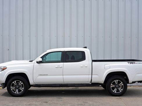 Used 2019 Toyota Tacoma TRD Sport image 42